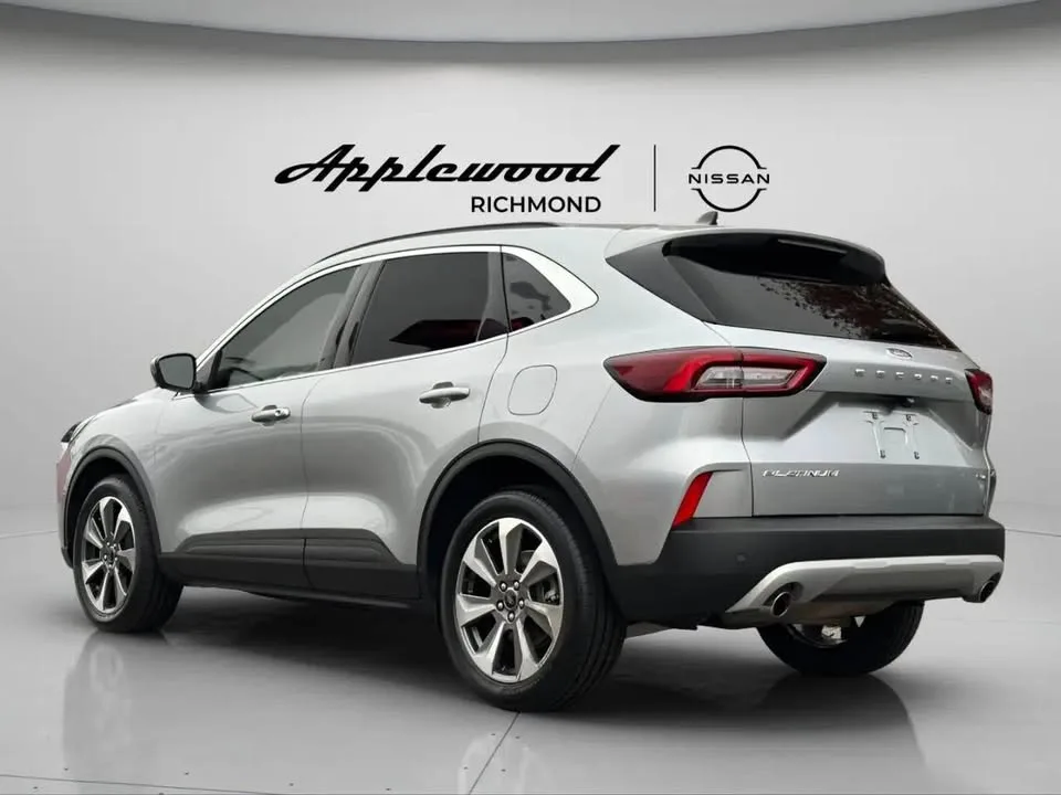 2023 Ford Escape Platinum AWD image indicator(3)