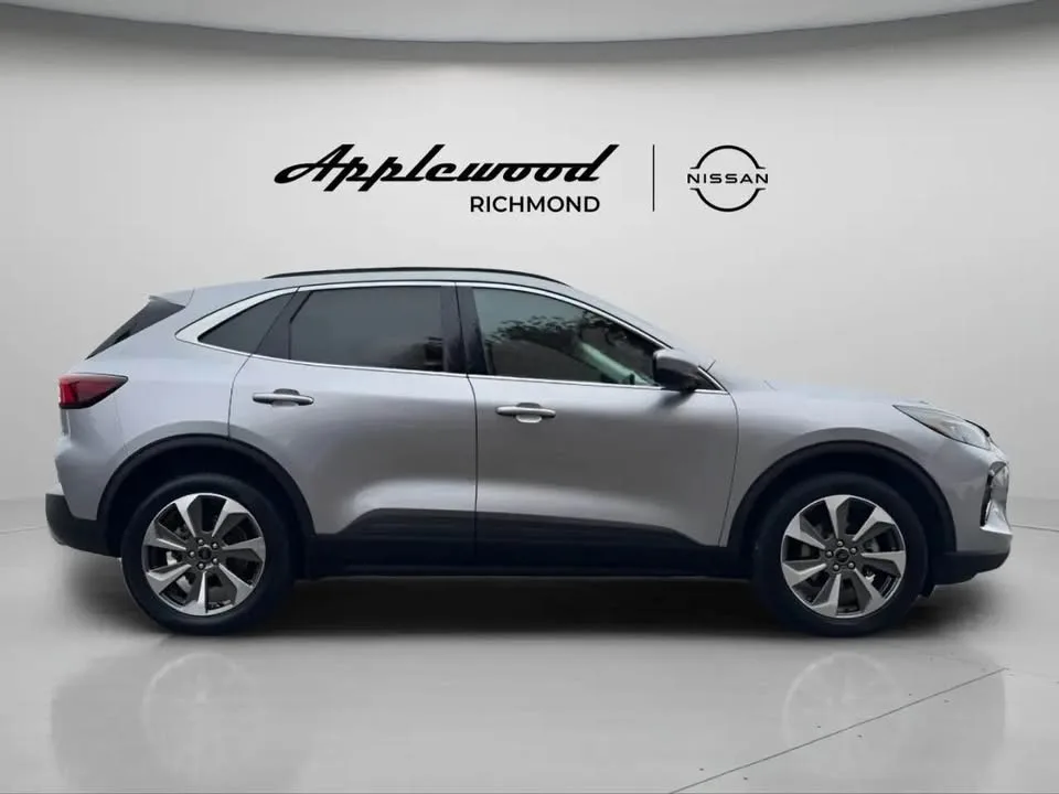 2023 Ford Escape Platinum AWD image indicator(6)