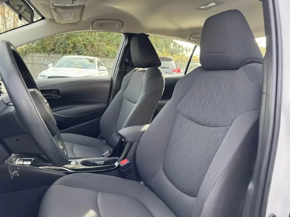 2022 Toyota Corolla LE image indicator(9)