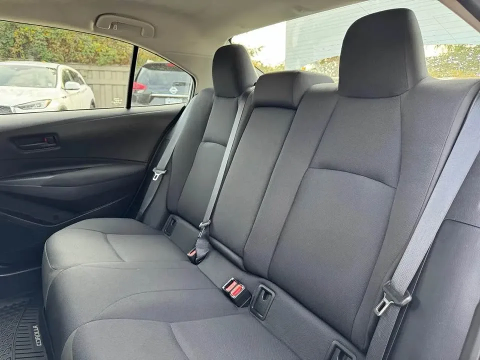 2022 Toyota Corolla LE image indicator(10)