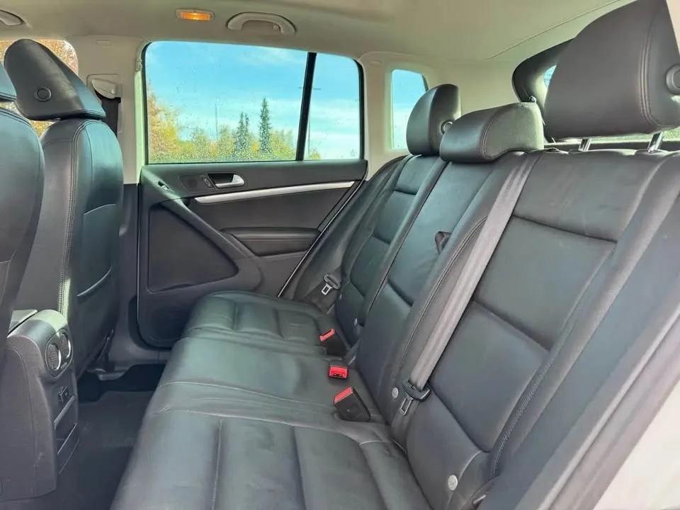 2015 Volkswagen Tiguan image indicator(10)