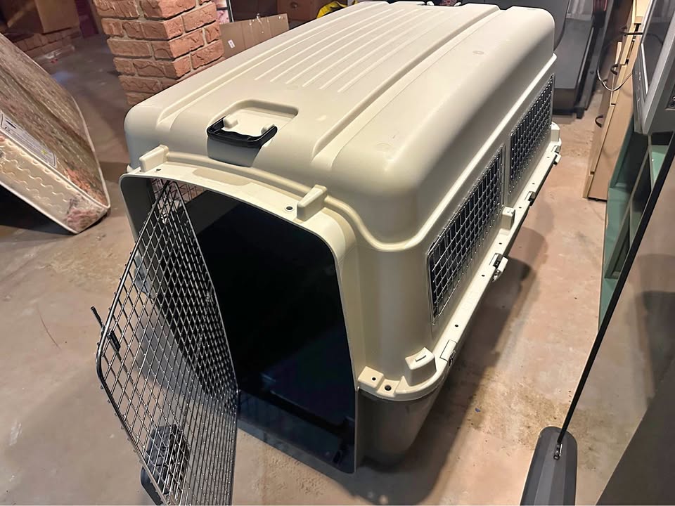 Dog crate