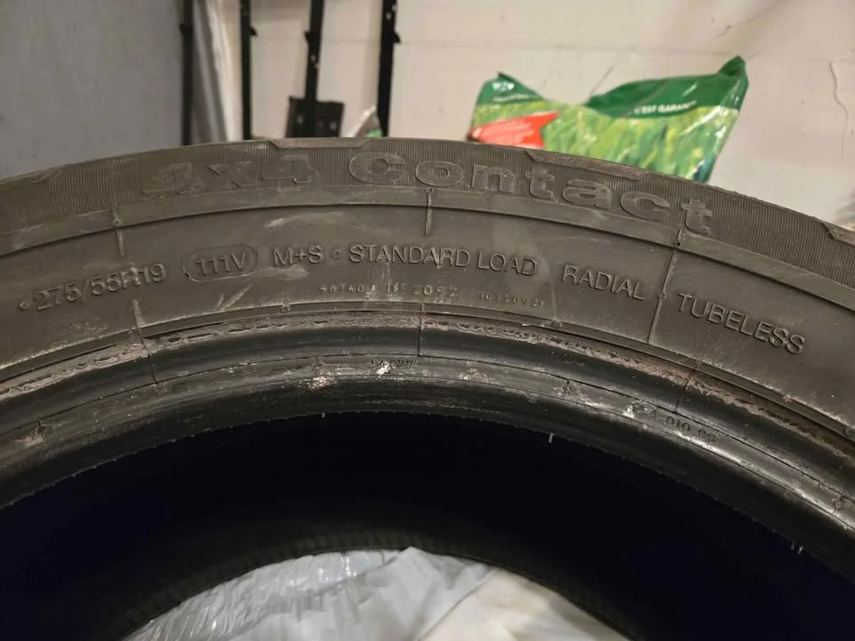 275/55/R19 Continental All Season Tires image indicator(2)