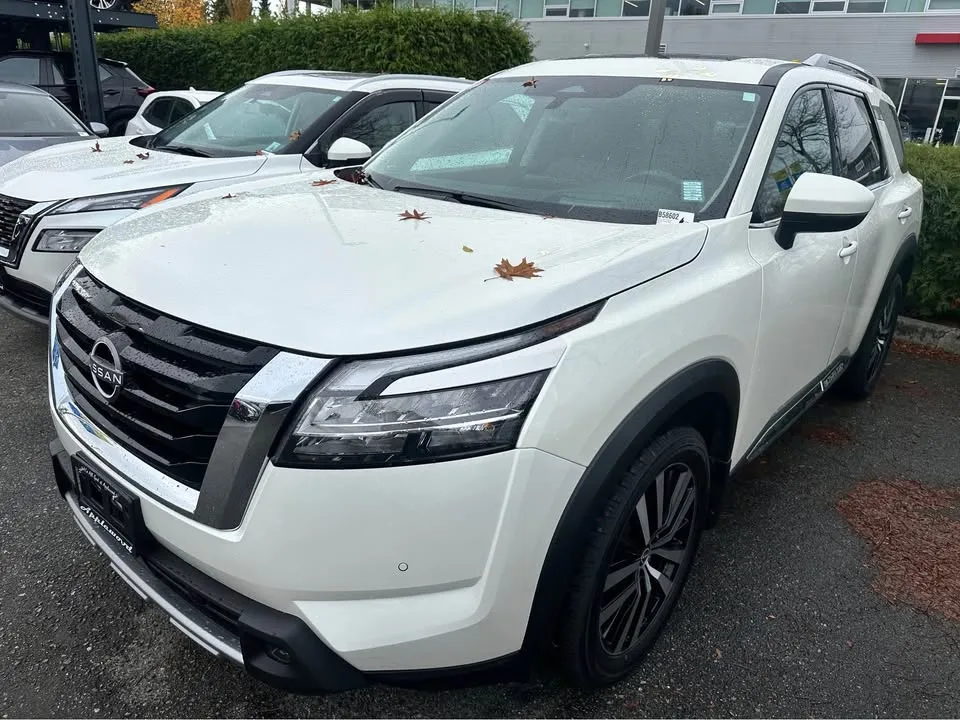 2023 Nissan Pathfinder Platinum 4WD image indicator(2)