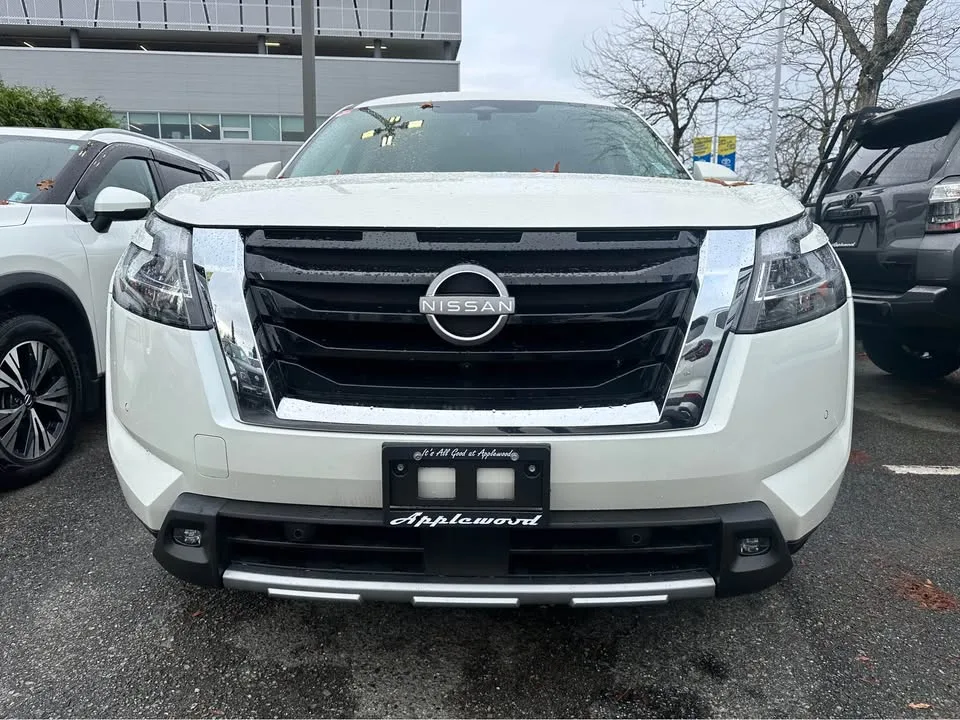 2023 Nissan Pathfinder Platinum 4WD image indicator(3)