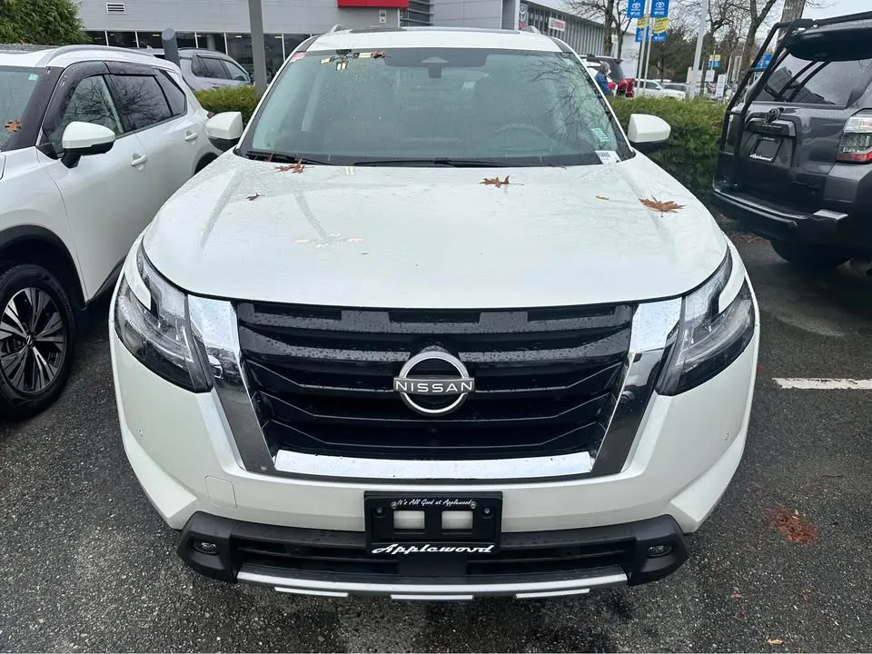 2023 Nissan Pathfinder Platinum 4WD image indicator(4)