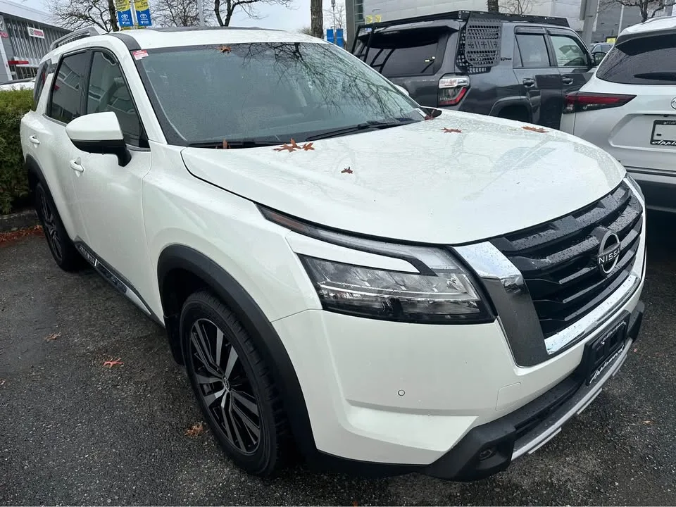 2023 Nissan Pathfinder Platinum 4WD image indicator(6)