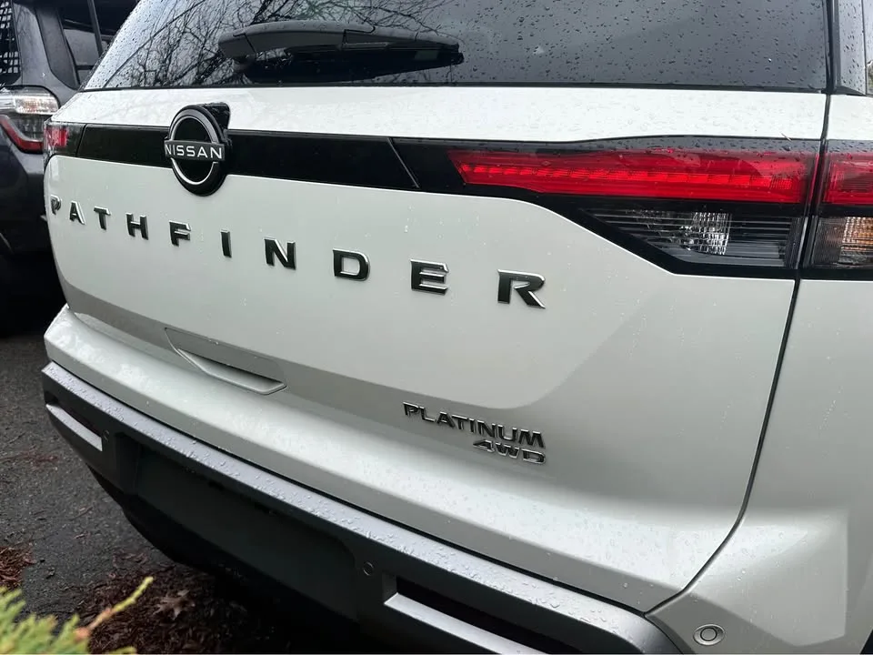 2023 Nissan Pathfinder Platinum 4WD image indicator(9)