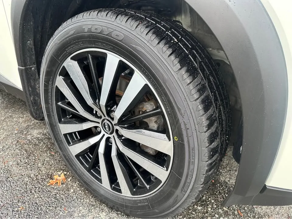 2023 Nissan Pathfinder Platinum 4WD image indicator(10)