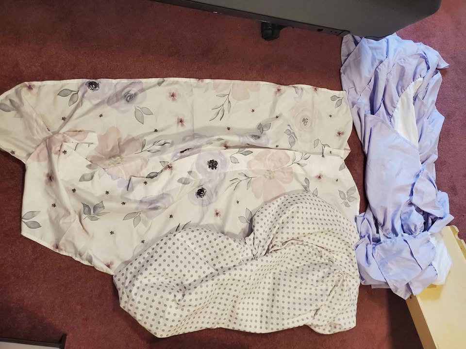 Crib bedding - photo 2