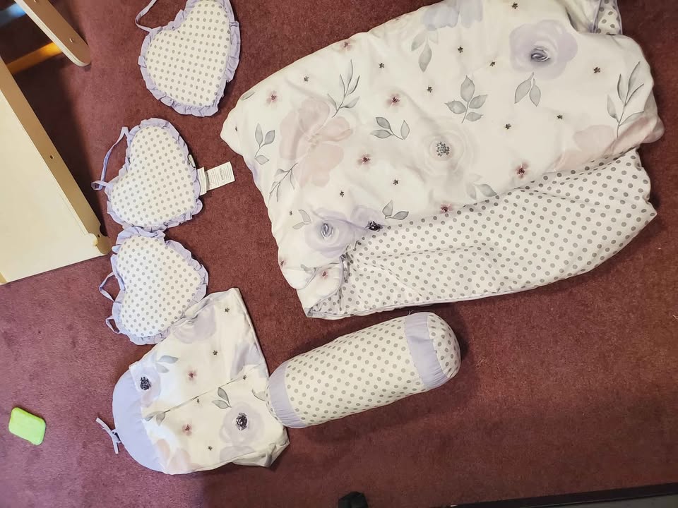 Crib bedding - photo 3