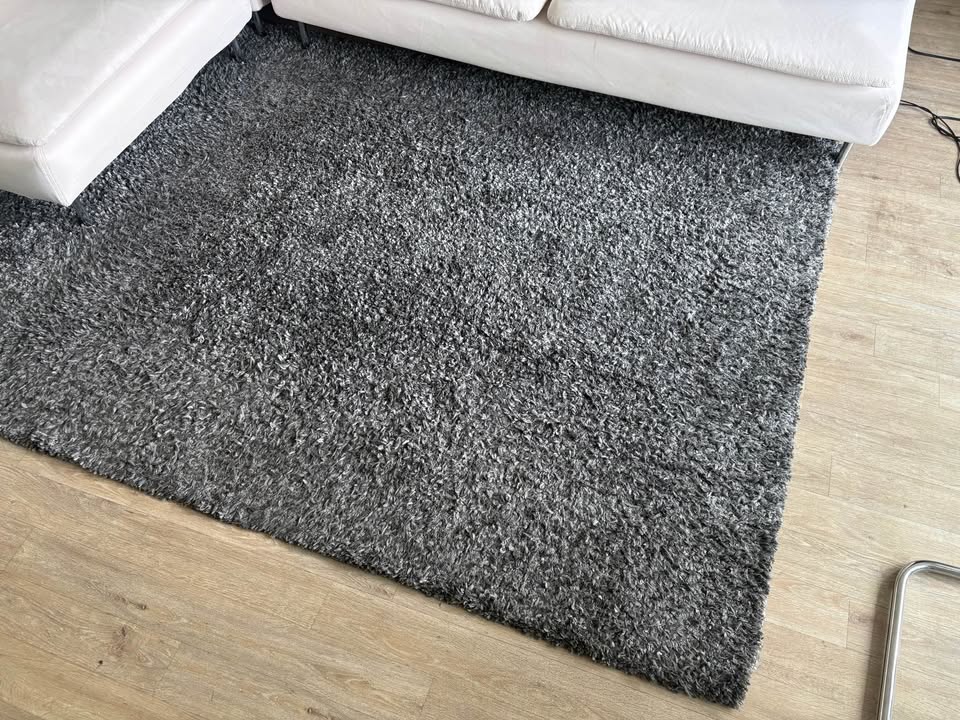 Super Soft Shag Rug - Good Condition - photo 3