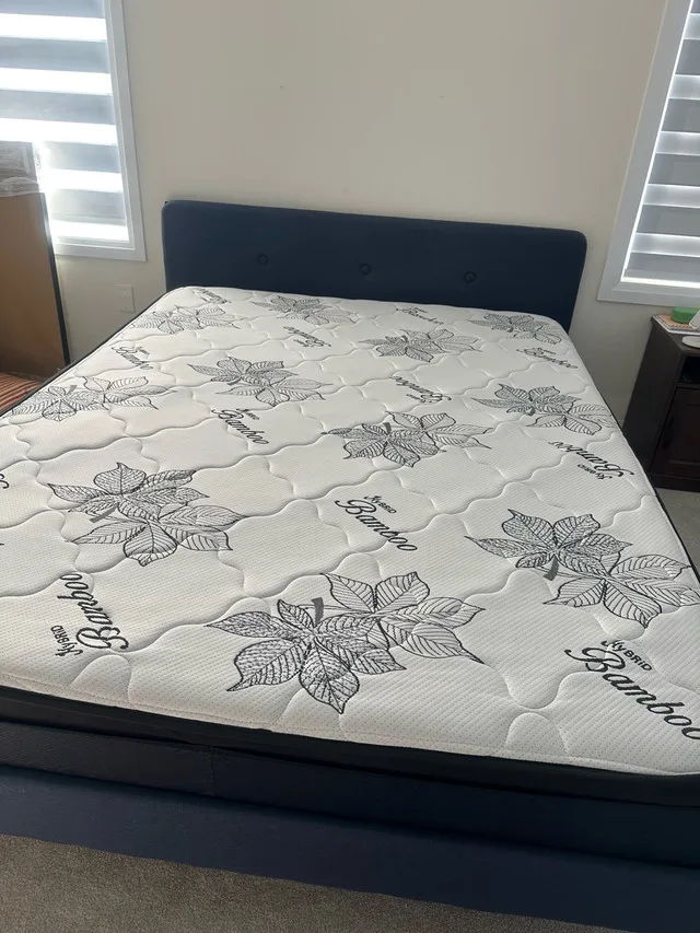 Queen size frame bed with mattress image indicator(3)