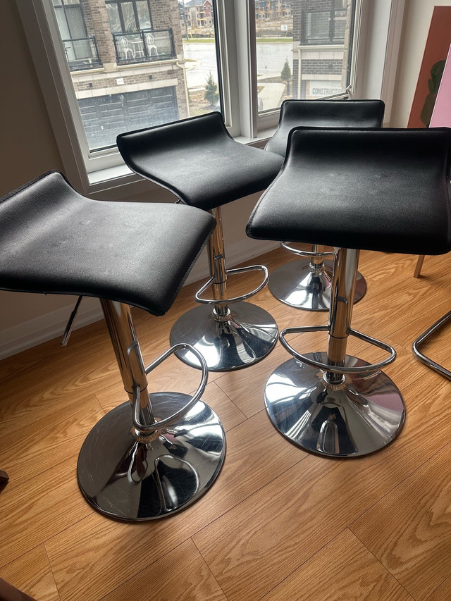 4 sets of adjustable counter (bar) stools