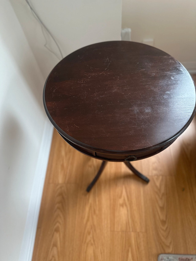 End table - photo 3