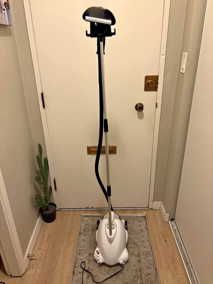 Conair Upright Fabric Steamer - Like New Condition