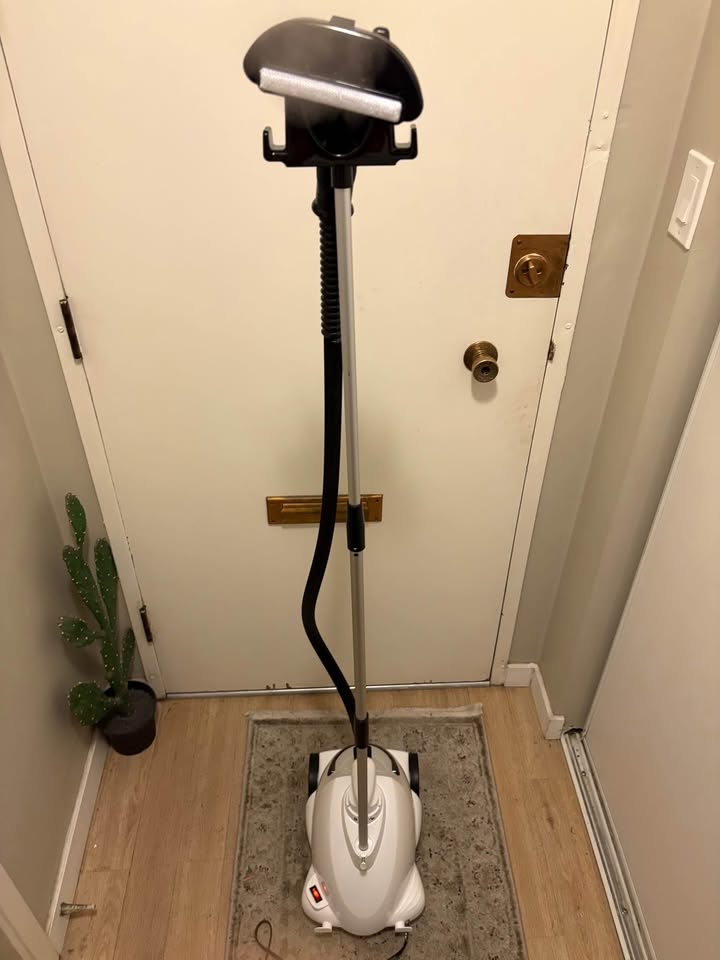 Conair Upright Fabric Steamer - Like New Condition - photo 4