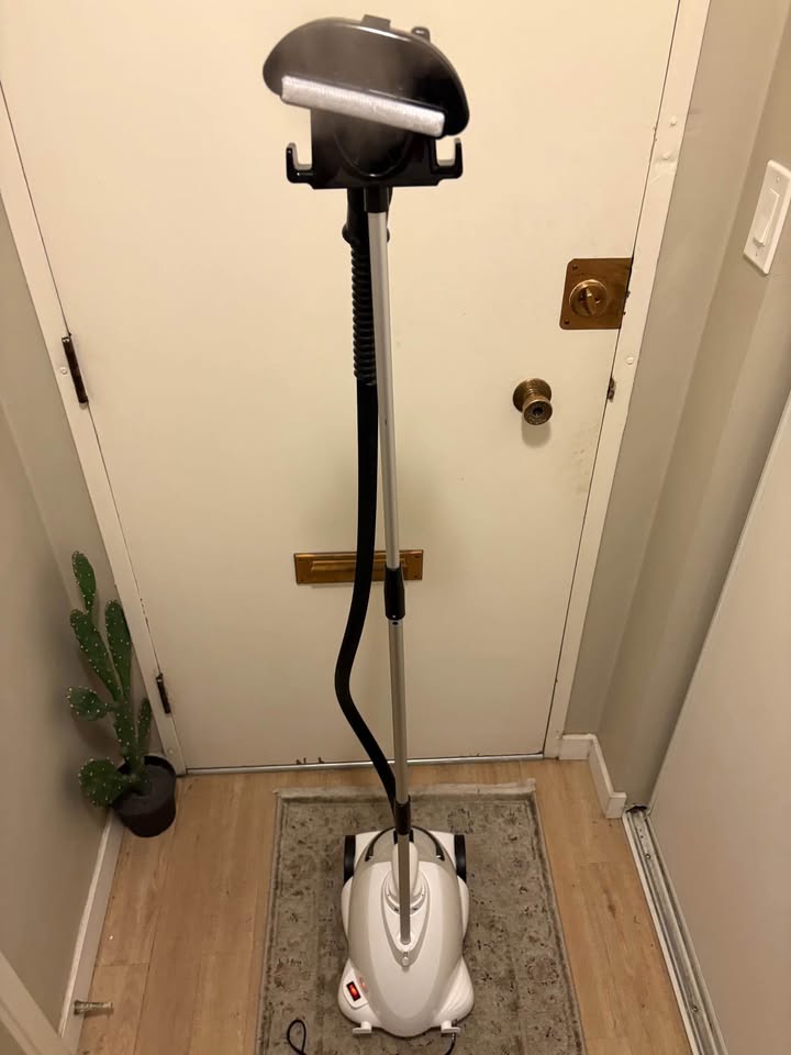 Conair Upright Fabric Steamer - Like New Condition - photo 5