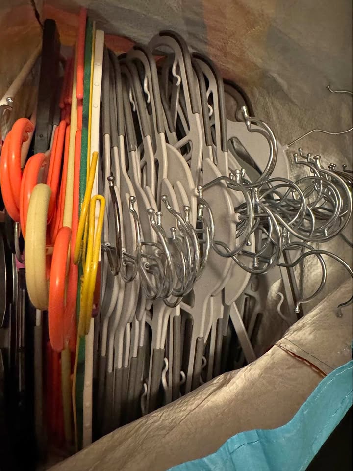 60+ Hangers