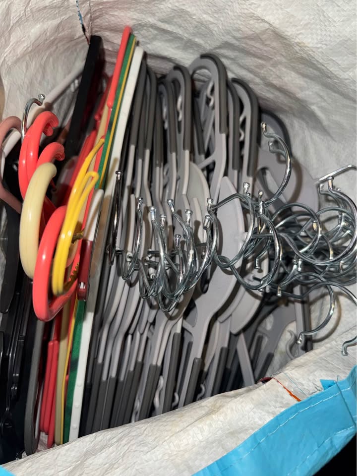 60+ Hangers - photo 2