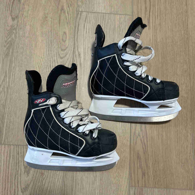 Kids skates - size J3