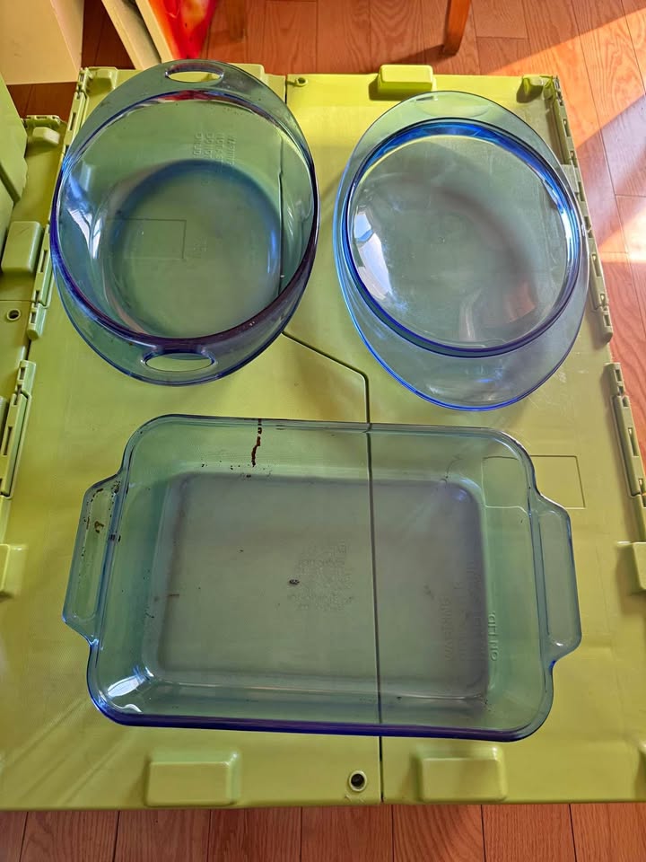 Bakeware and serving dish