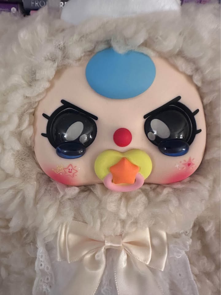 White 400% Baby Three with rare crying eyes and paci - photo 2