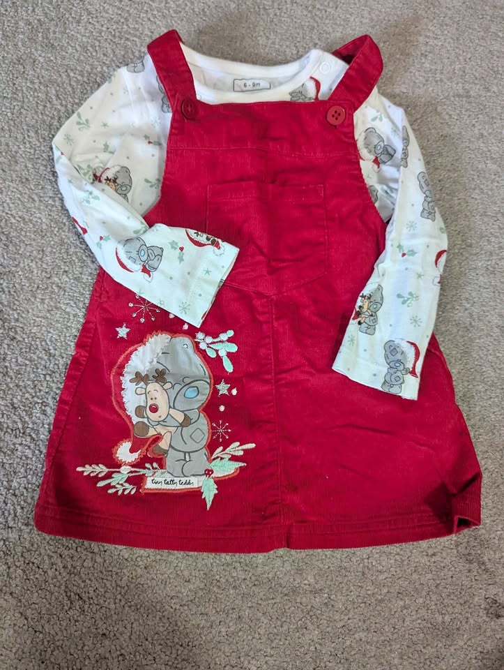 Size 6-9 months Christmas/Holiday/Winter 2-piece outfit