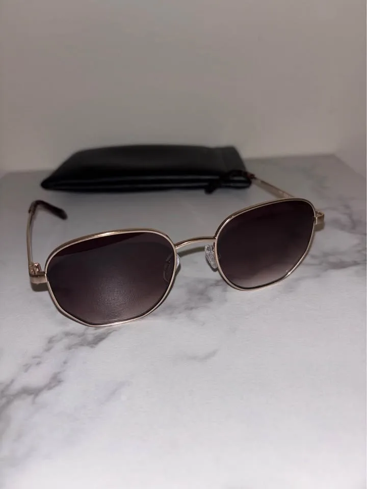 Quay “Big Time” Sunglasses image indicator(2)