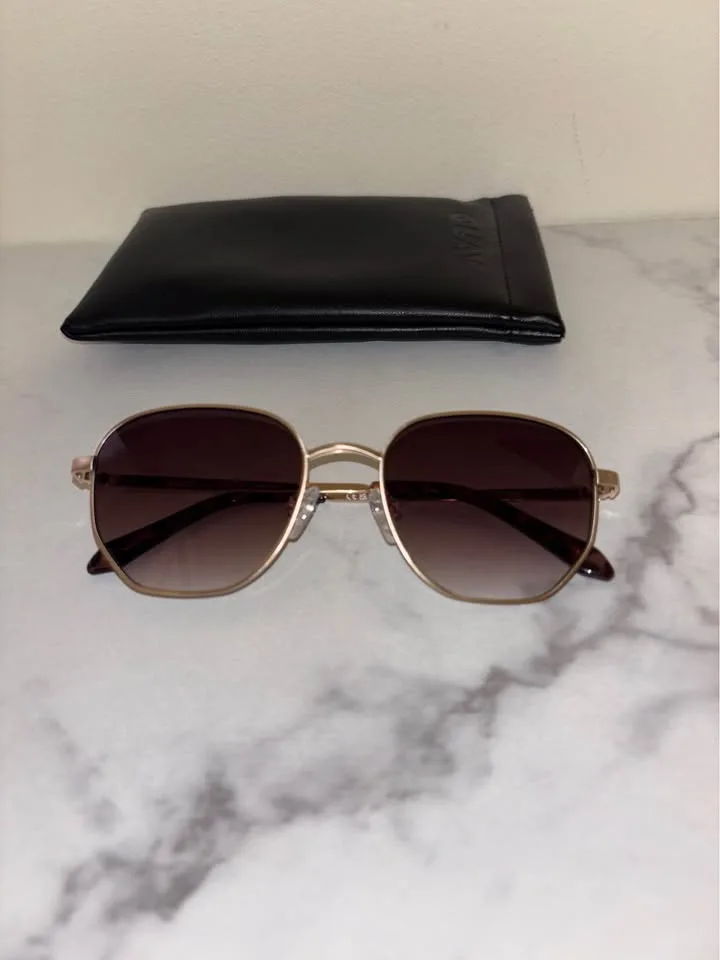 Quay “Big Time” Sunglasses image indicator(3)