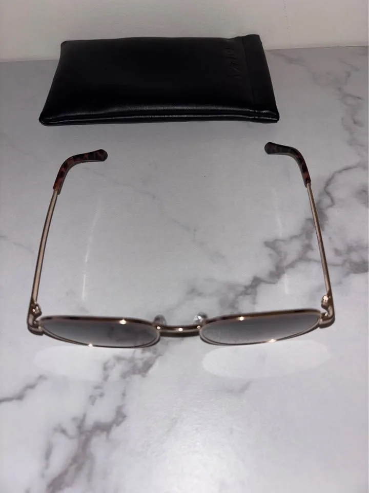 Quay “Big Time” Sunglasses image indicator(4)