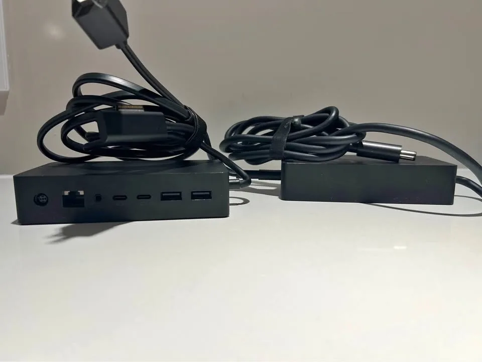 Microsoft Surface Dock 2