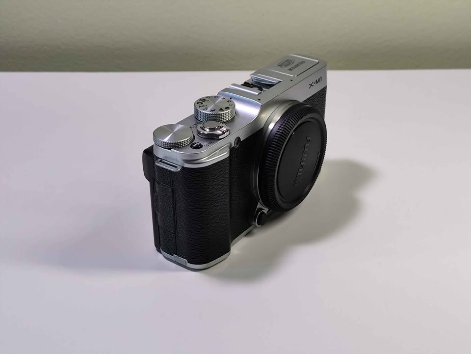 Fujifilm X-M1 camera, like new - photo 3