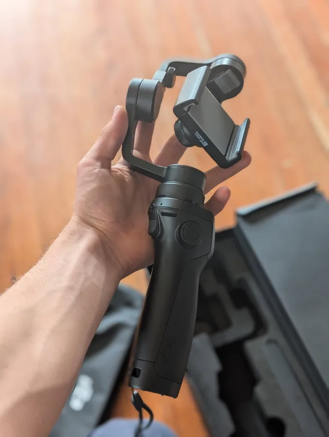 DJI Osmo Mobile Gimble + Carrying Case – Like New image indicator(2)