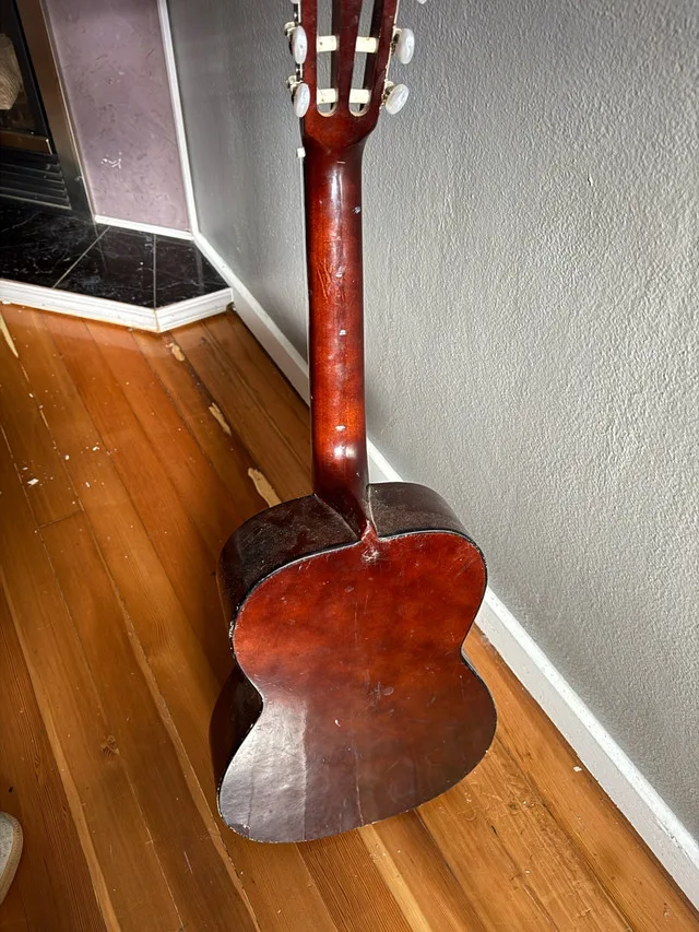 Espanola Guitar - $130 OBO image indicator(4)