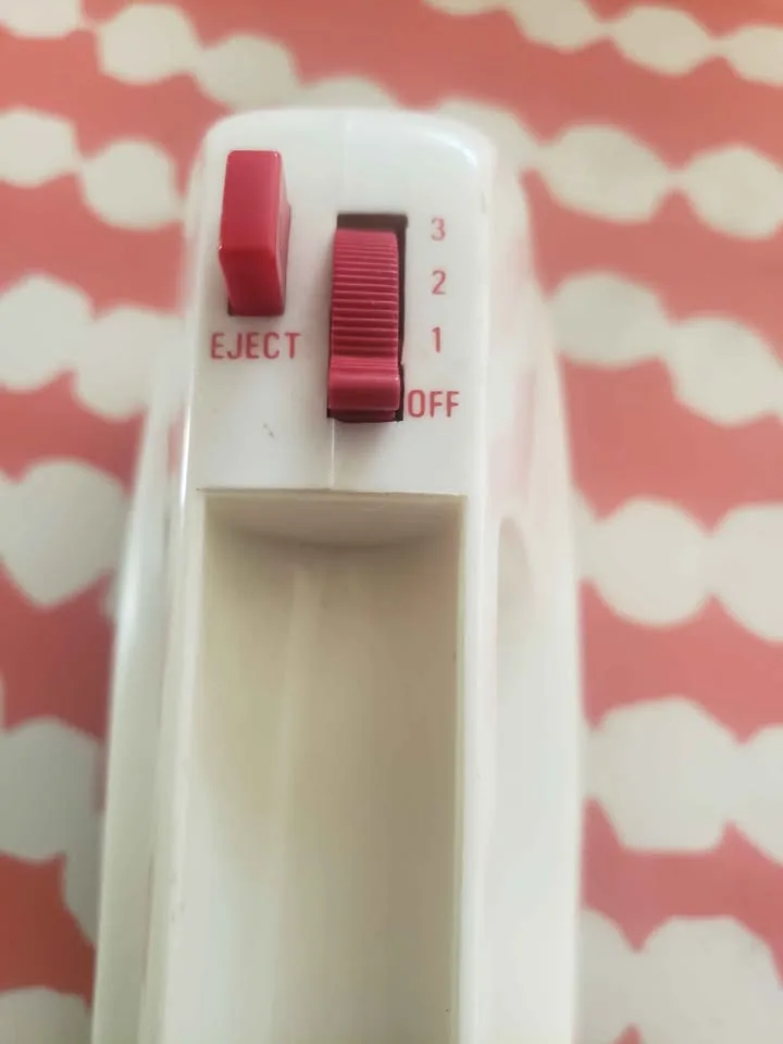 1990s Rival 3-speed Hand Mixer image indicator(3)