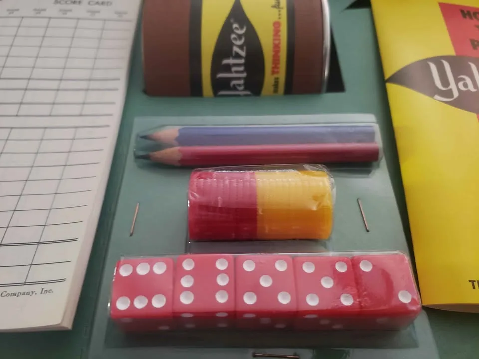 1956 Yahtzee Game - Great Condition! image indicator(3)