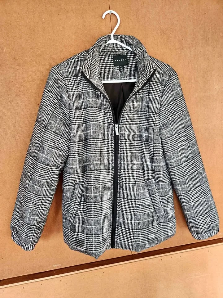 Puffer Jacket Women Houndstooth Black White thumbnail