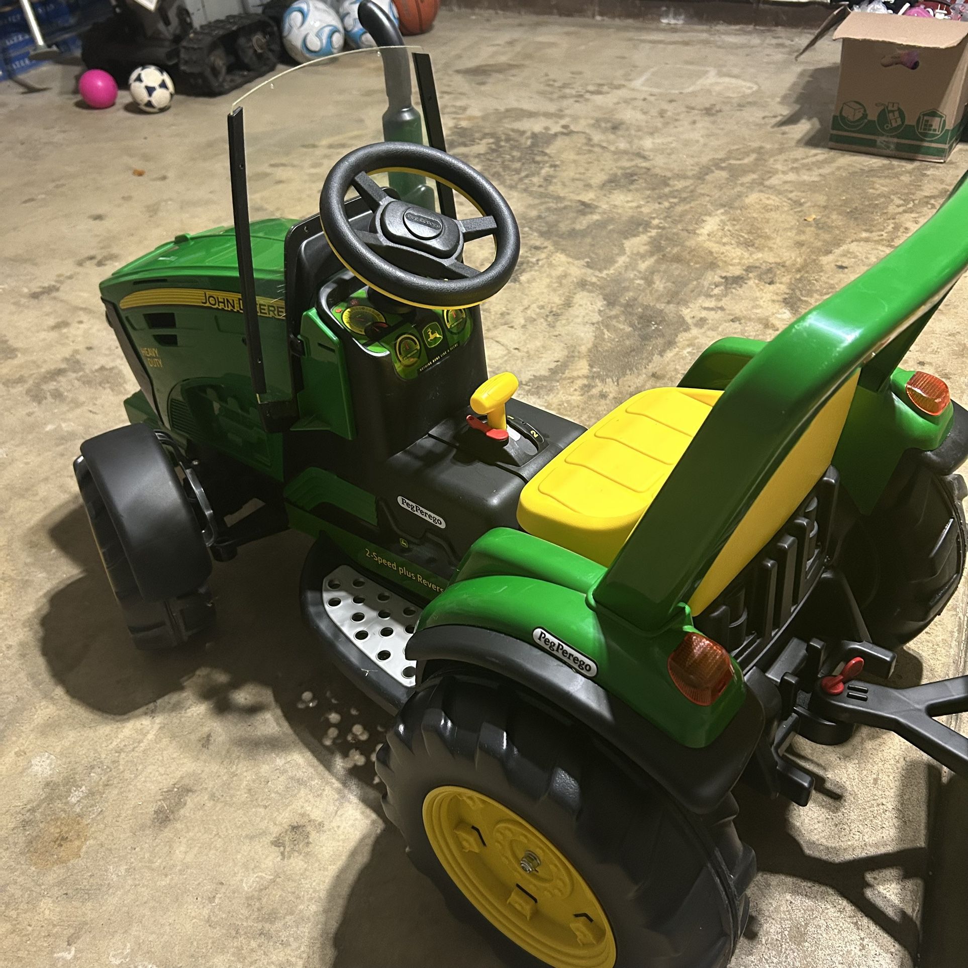 Peg Perego John Deere Tractor Ride On - photo 2