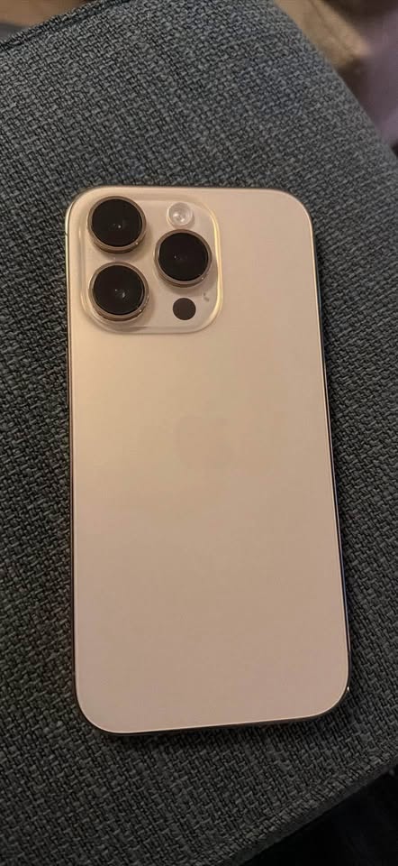 iPhone 14 128 GB Gold - photo 2