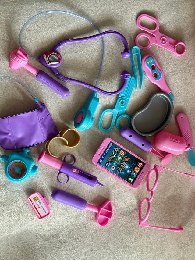 Doctor Playset – "Pretend & Play" Kit (Pink) image indicator(5)