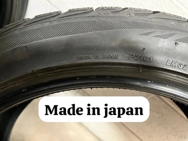 Premium Bridgestone Blizzak Winter Tires – Like New image indicator(5)