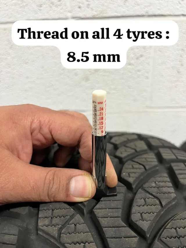 Premium Bridgestone Blizzak Winter Tires – Like New image indicator(8)