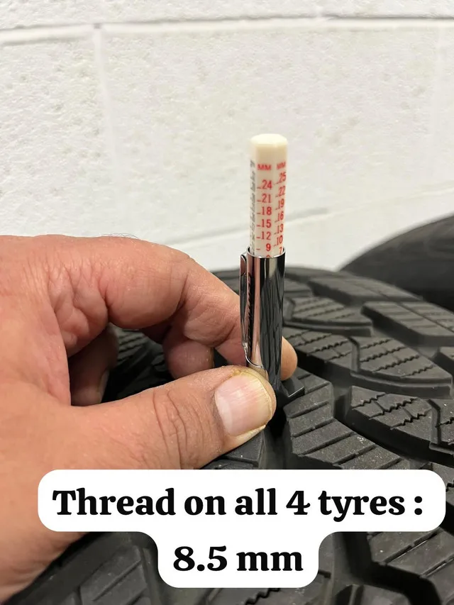Premium Bridgestone Blizzak Winter Tires – Like New image indicator(9)