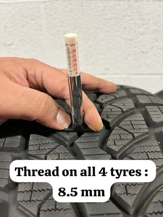 Premium Bridgestone Blizzak Winter Tires – Like New image indicator(10)