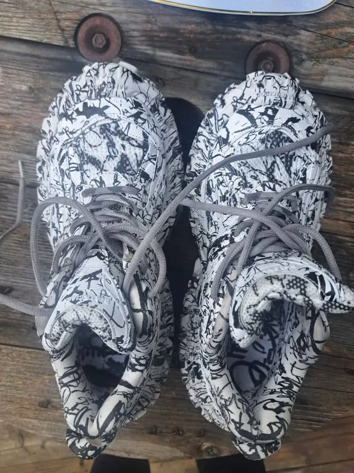 Balenciaga image indicator(9)