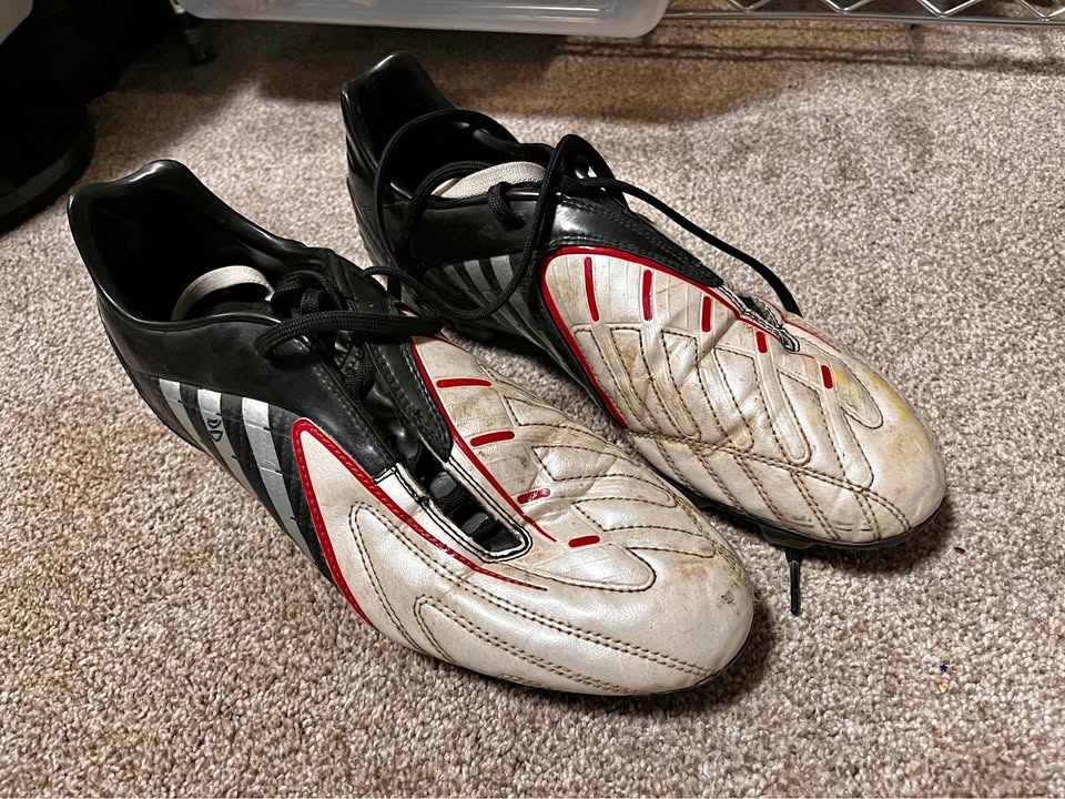 Adidas Predator Soccer Cleats (10.5)
