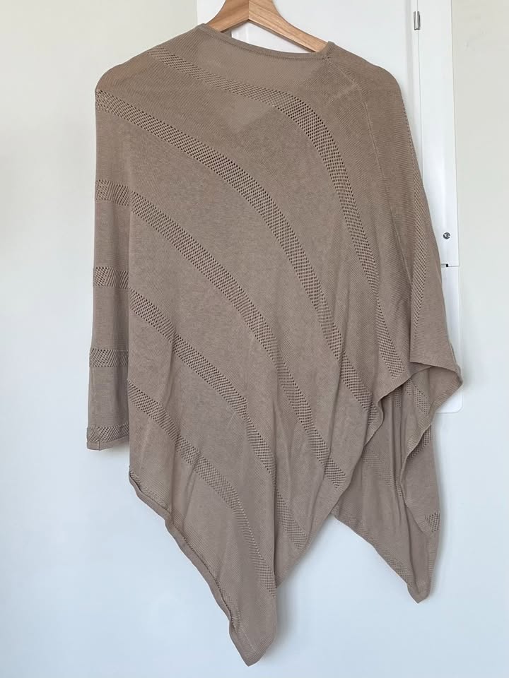 Light Elegant Poncho - Beige - photo 2
