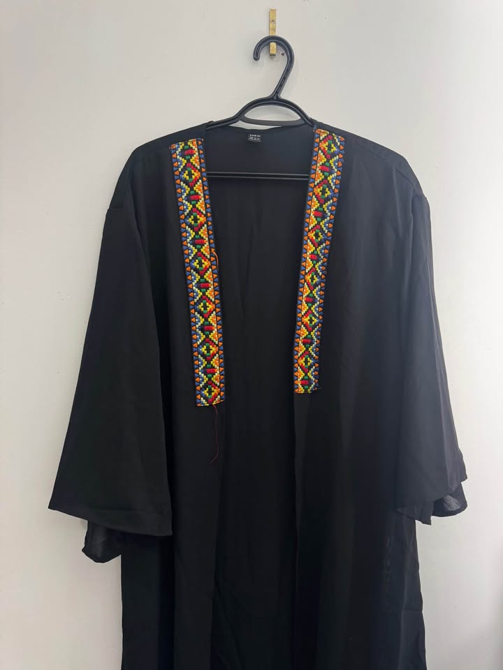 black open abaya with colorful embroidered trim - photo 3