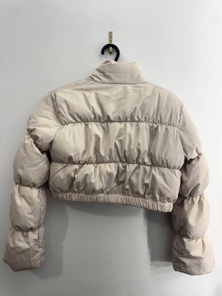 beige women's cropped puffer jacket - photo 3